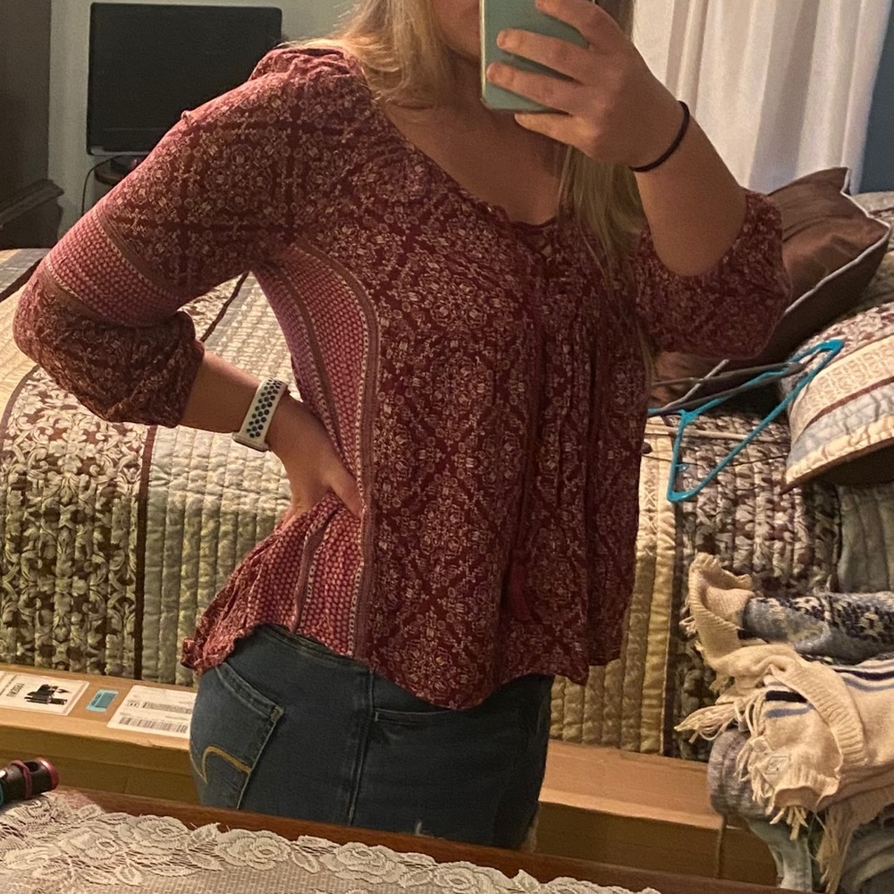 American Eagle Flowy Top - Picture 3 of 8